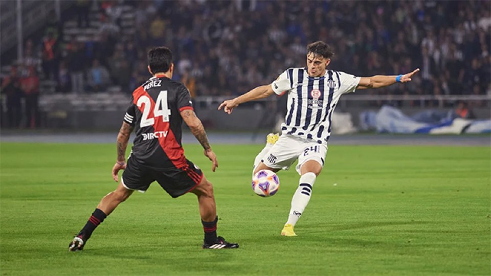 Talleres derrotó al puntero River en un partidazo en Córdoba.