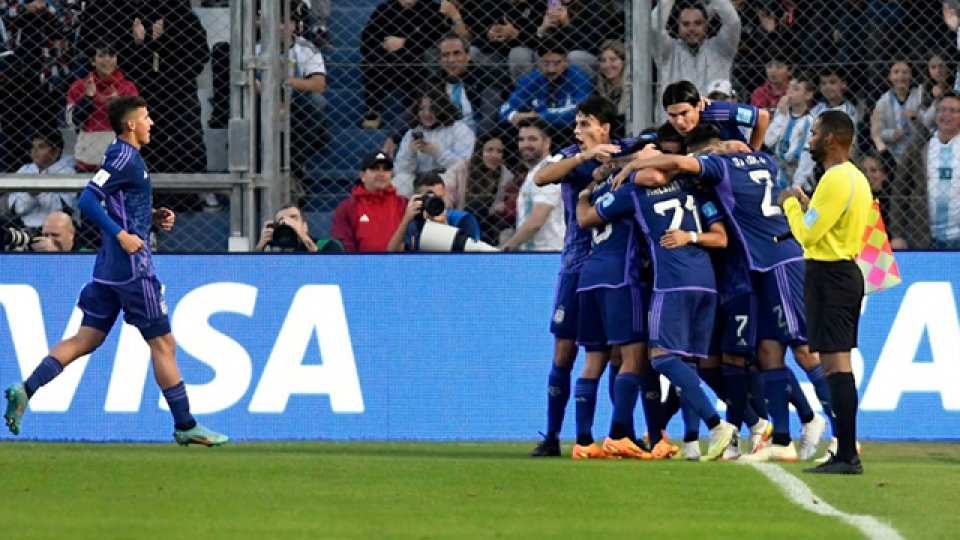 Argentina goleó a Nueva Zelanda en el cierre de la Fase de Grupos.