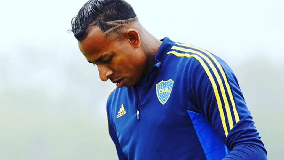 Villa se despido de Boca y viaja a Colombia para continuar su carrera.
