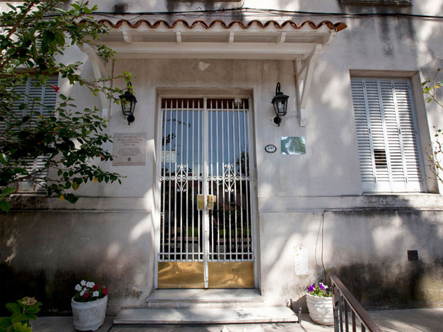 El frente del &uacute;ltimo edificio que habit&oacute; Cort&aacute;zar en Buenos Aires.