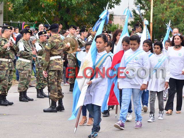 El acto y desfile por el Día de la Independencia se realiza en barrio ...
