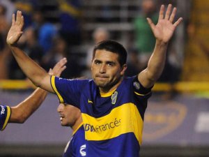 Riquelme se aleja de Boca y aseguran que será jugador de Argentinos