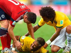 Alarma en Brasil: Neymar se retiró lesionado y directo al hospital