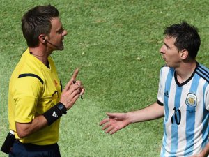 Nicola Rizzoli dirigirá la final entre la Argentina y Alemania