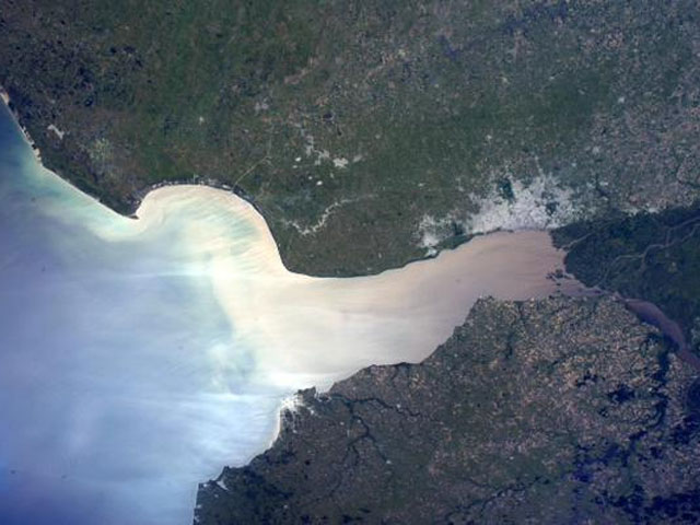 Buenos Aires y Montevideo separadas por el R&iacute;o de la Plata. (Clar&iacute;n))
