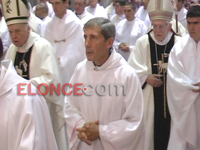 El sucesor del padre Silvio Fari&ntilde;a