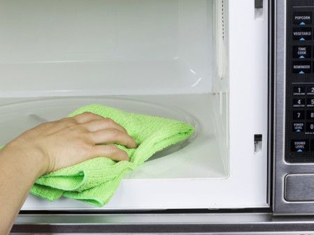 MICROONDAS  El truco para desinfectar los trapos de cocina en el