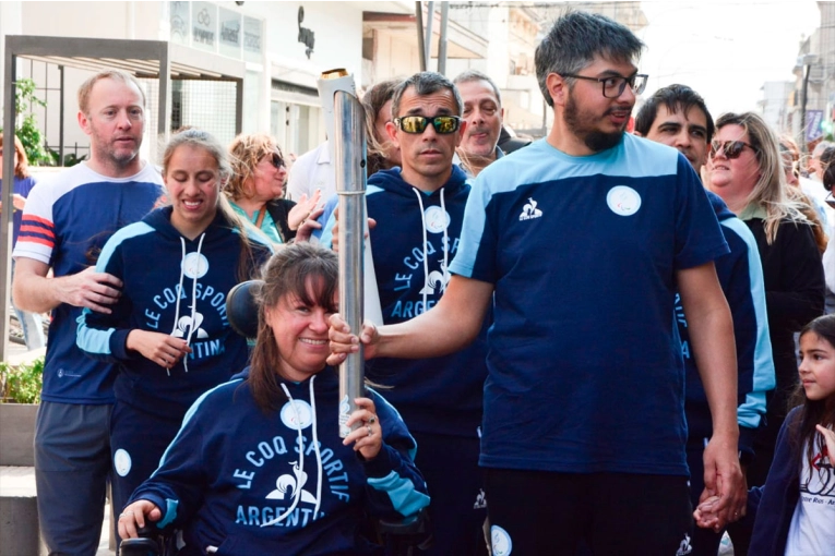 Deportistas entrerrianos paralímpicos realizaron relevo de antorcha que recorre Argentina