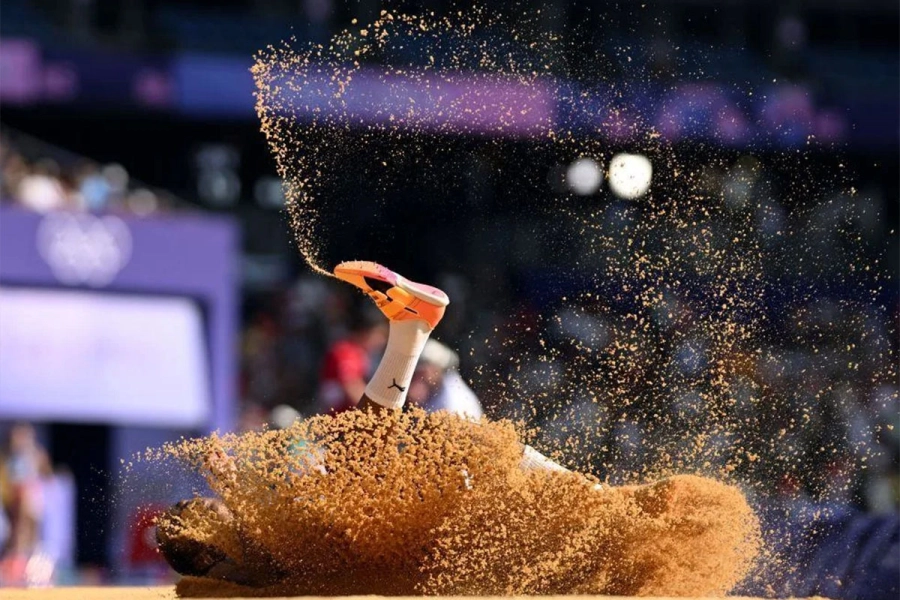 La atleta cubana Liadagmis Povea (o, mejor dicho, su pie) compitiendo en el triple salto.
