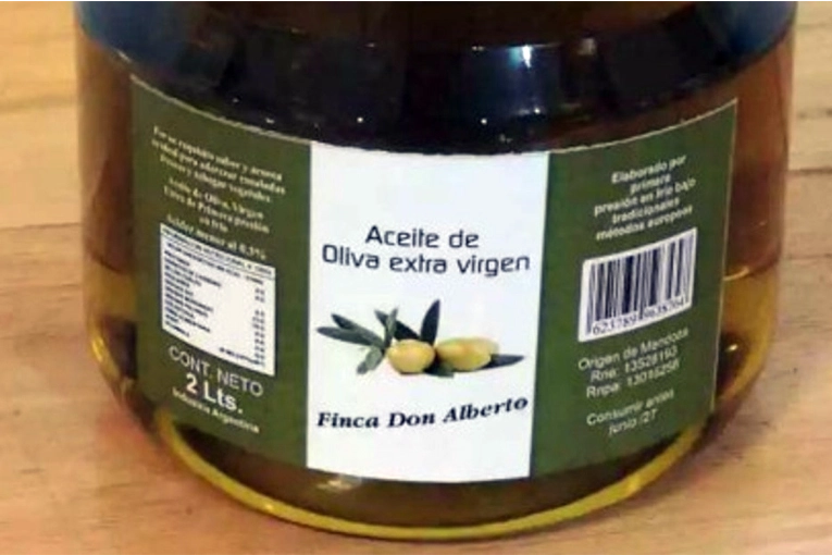 Prohíben la elaboración y venta de una marca de sal y un aceite de oliva