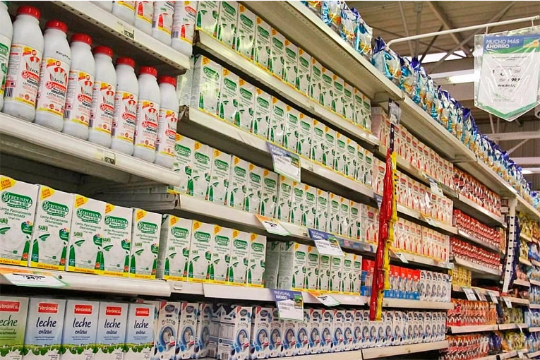 Leche: El Consumo Y La Producción Tuvieron Una Caída | Elonce.Com