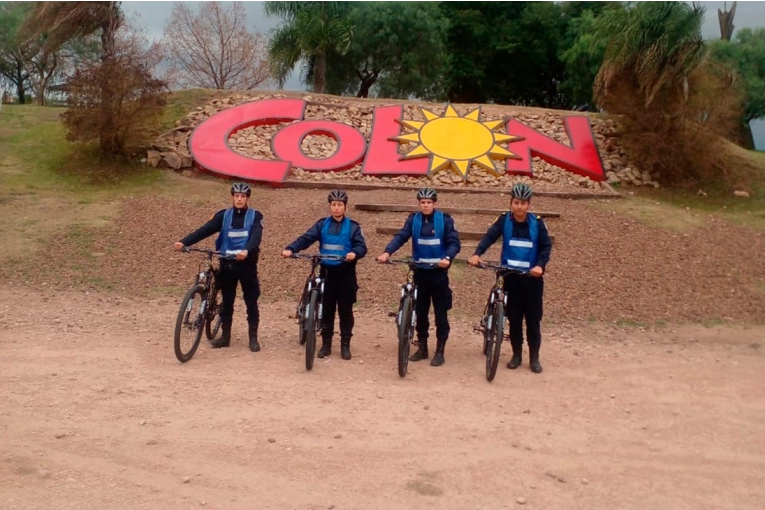 La Jefatura Departamental De Colón Incorporó Cuatro Bicicletas | Elonce.Com