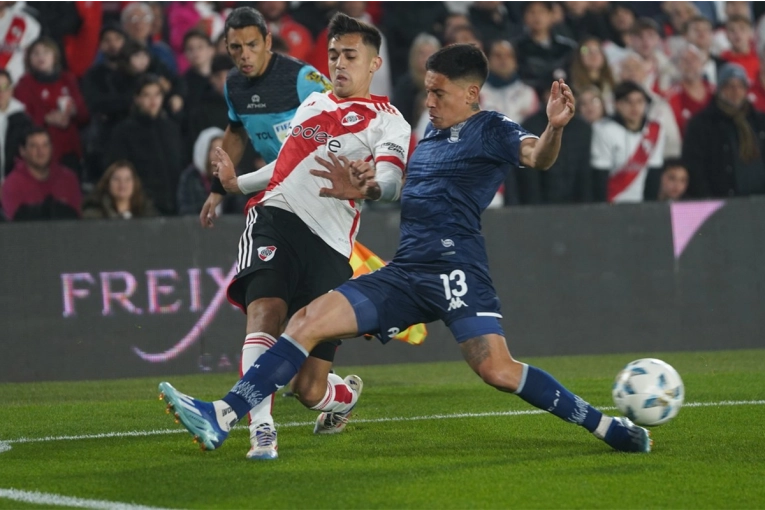 River igualó con Huracán en el Monumental en la vuelta de Gallardo: videos del 1-1