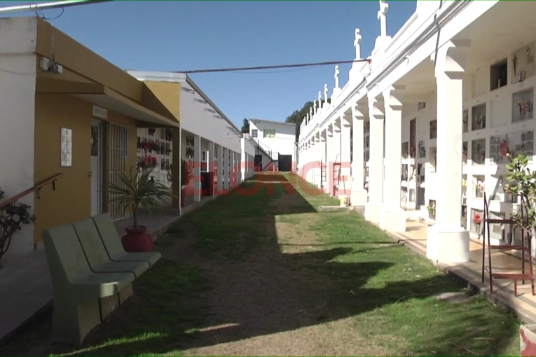 Cuáles son los precios y capacidad del Cementerio Parroquial de San Benito