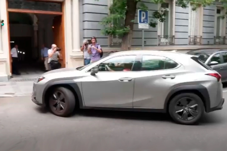 Ya&ntilde;ez llega a la embajada para declarar v&iacute;a zoom