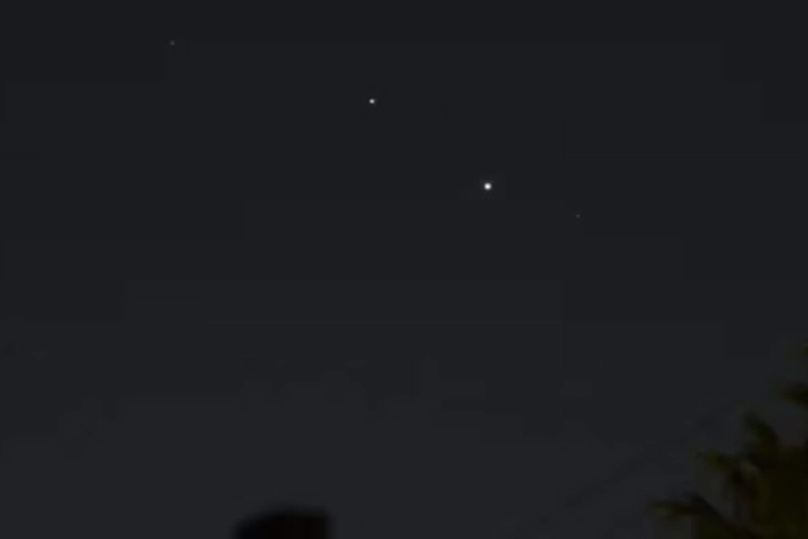 Imagen de los dos planetas acerc&aacute;ndose entre s&iacute;. Foto: Infobae