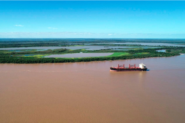 La altura del Río Paraná vuelve a poner en alerta a las exportaciones del agro