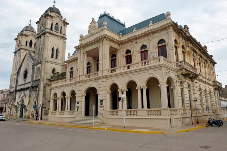 Municipio entrerriano reduce sueldo de funcionarios y horas extra