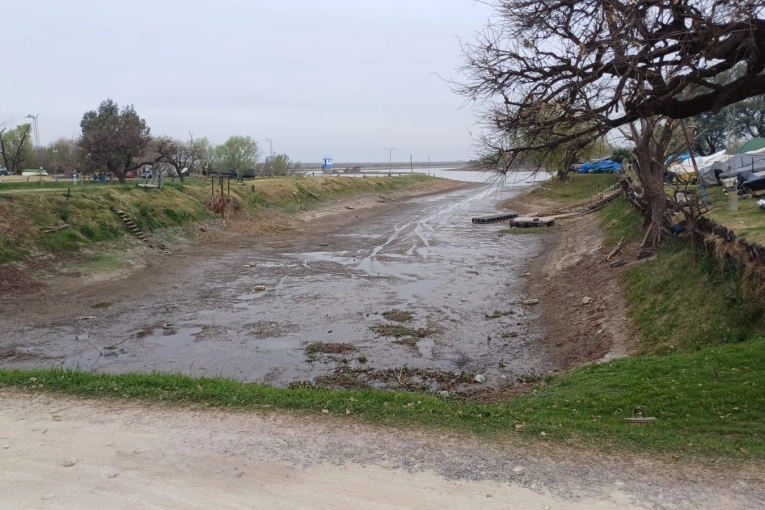 Preocupa la bajante del río en Victoria: hay riesgo por el suministro de agua potable