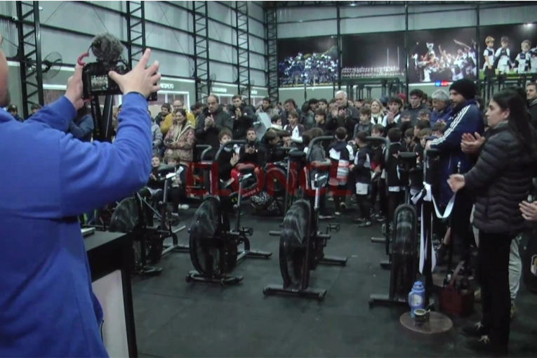 El CAE inauguró el nuevo gimnasio "Juan Cruz Turbo Mathé": “Es un orgullo”