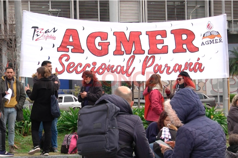 Docentes harán “un festival de la escuela pública” en la plaza frente al CGE