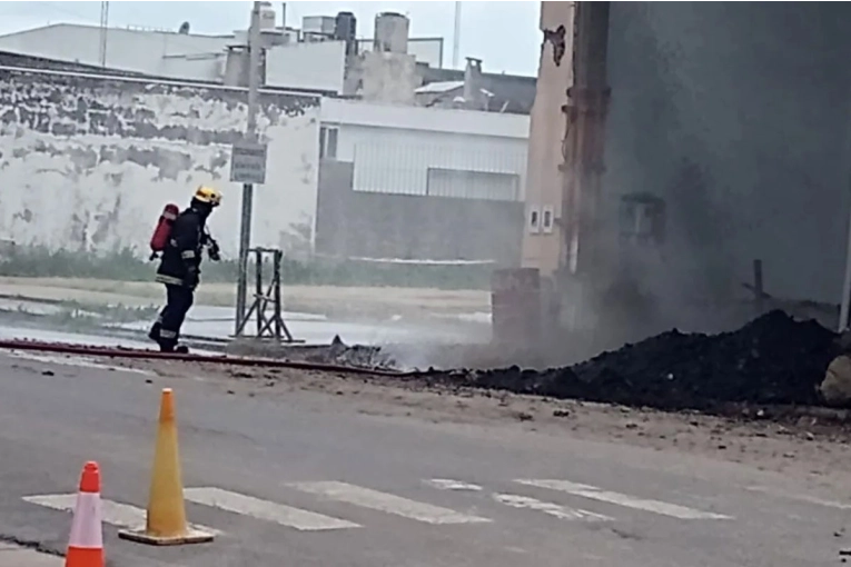 Una escape de gas cerca de estación de servicio requirió trabajo de Bomberos Voluntarios