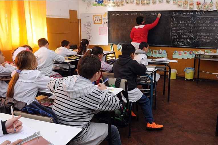 Cuánto cobrarán los docentes entrerrianos según antigüedad y horas de trabajo