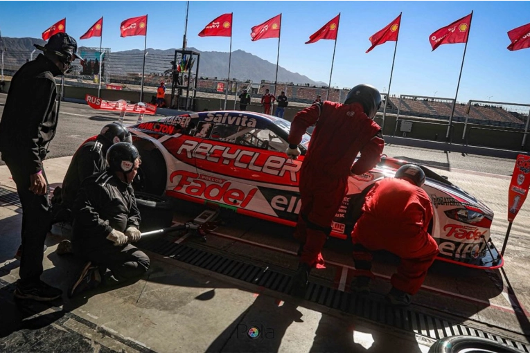 Mariano Werner prueba el Ford Mustang antes de la fecha de TC en San Luis