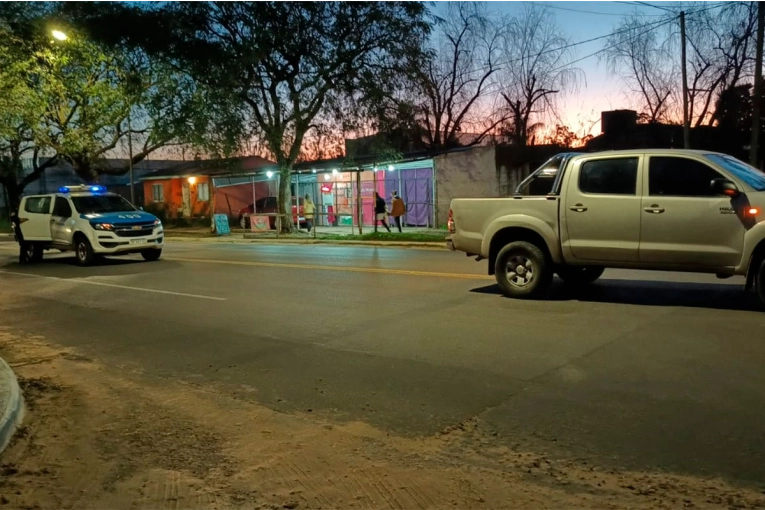 Camioneta embistió a una niña que cruzaba la calle tras bajar de un colectivo