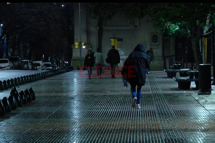 Llov&iacute;a durante la madrugada en Paran&aacute;. Archivo