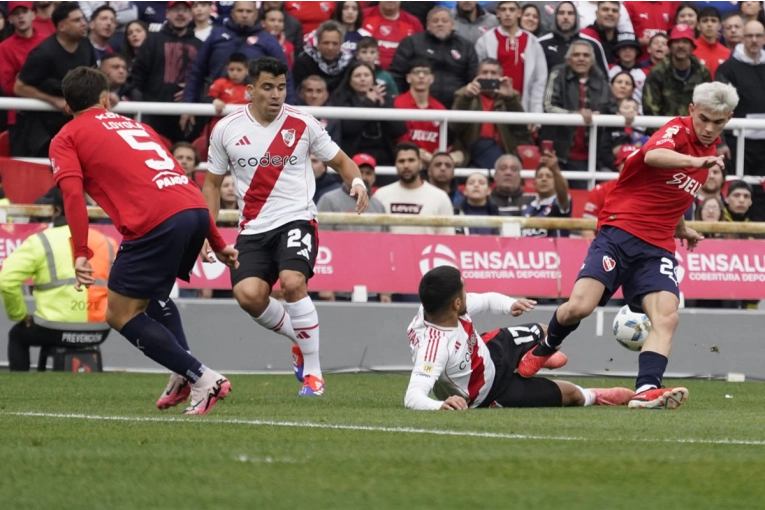 Independiente y River igualaron en un clásico caliente: resumen