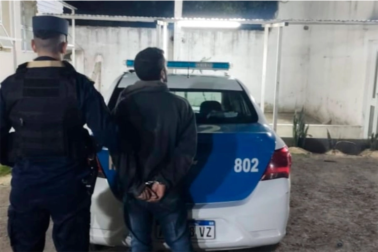 Robaba en estacionamiento de Hospital y fue descubierto por las cámaras de seguridad