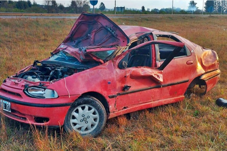 Fatal accidente de tránsito en Ruta 14: un hombre murió tras volcar su auto