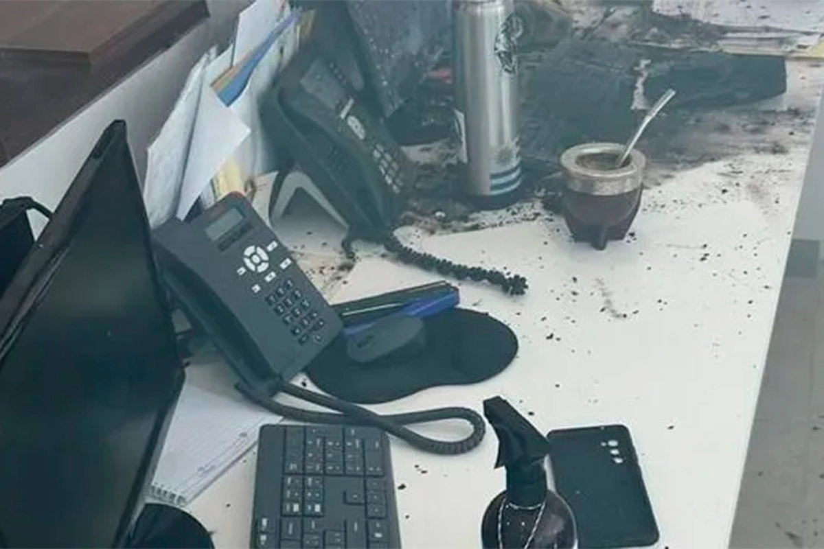 Nicolas Pino recibió dos paquetes con explosivos Nicolas Pino recibió dos paquetes con explosivos