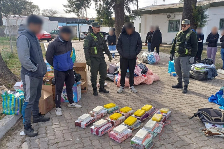 Hallan 43 kilos de cocaína ocultos entre toallones y juegos de sábanas