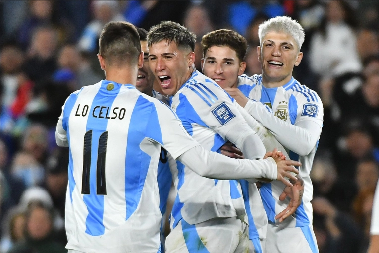 La Selección Argentina goleó a Chile en el Monumental: videos del 3-0