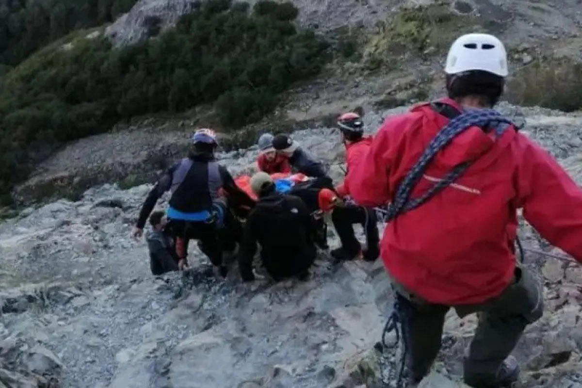 El momento del rescate del andinista cordobés. El momento del rescate del andinista cordobés.