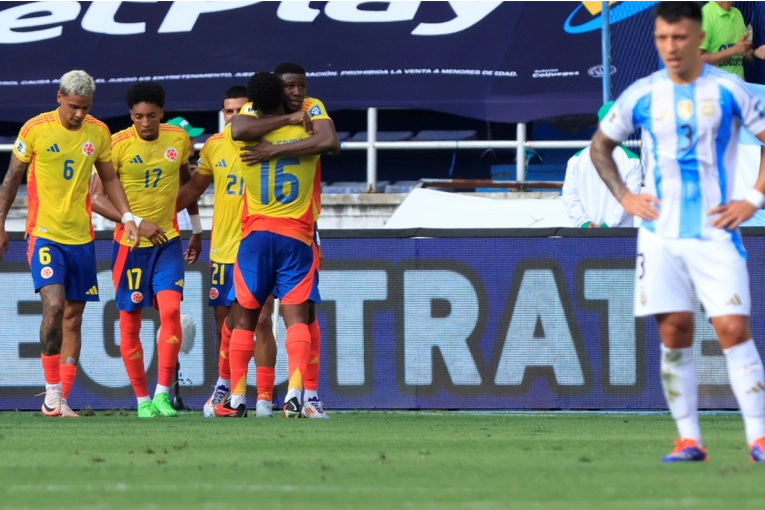 La Selección Argentina perdió en su visita a Colombia en Barranquilla: videos del 2-1