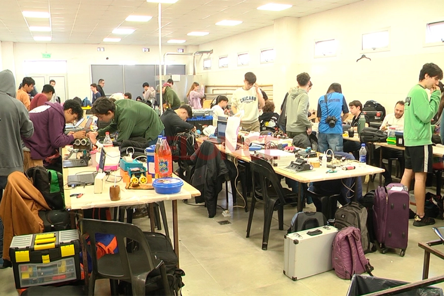 Liga Nacional de Rob&oacute;tica. (foto: Elonce)