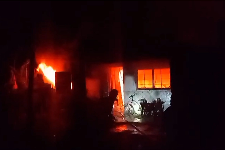 Tres niños sufrieron graves quemaduras tras el incendio de una casa en Gualeguaychú