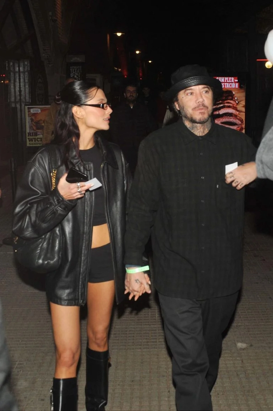 Sebasti&aacute;n Ortega y Valentina Zenere, juntos y de la mano. Fotos La Mala Pub y Jecan