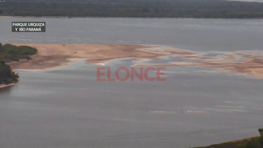 Bancos de arena, frente a Paran&aacute;. (foto: Elonce)