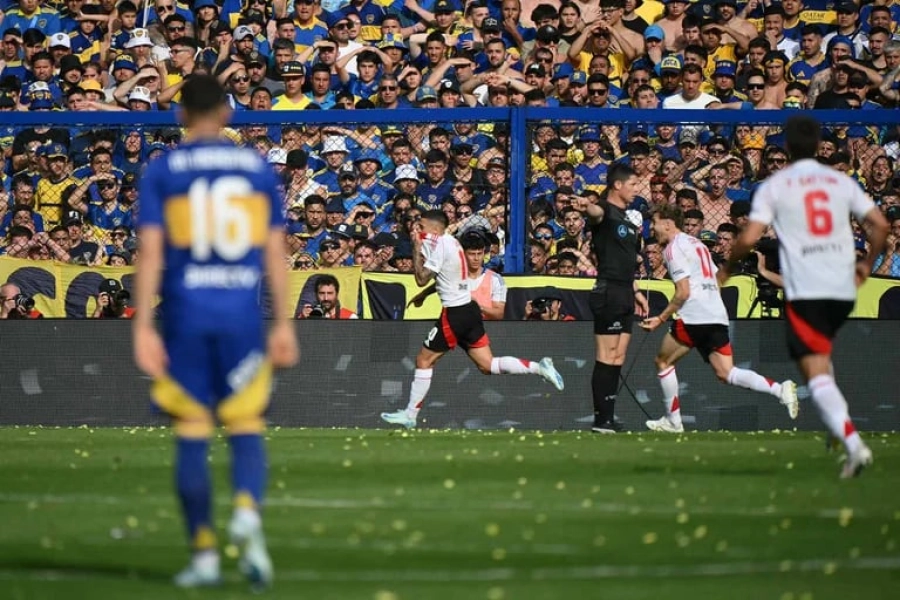 Lanzini festejó el 1-0 que puso al frente a River en el Superclásico.