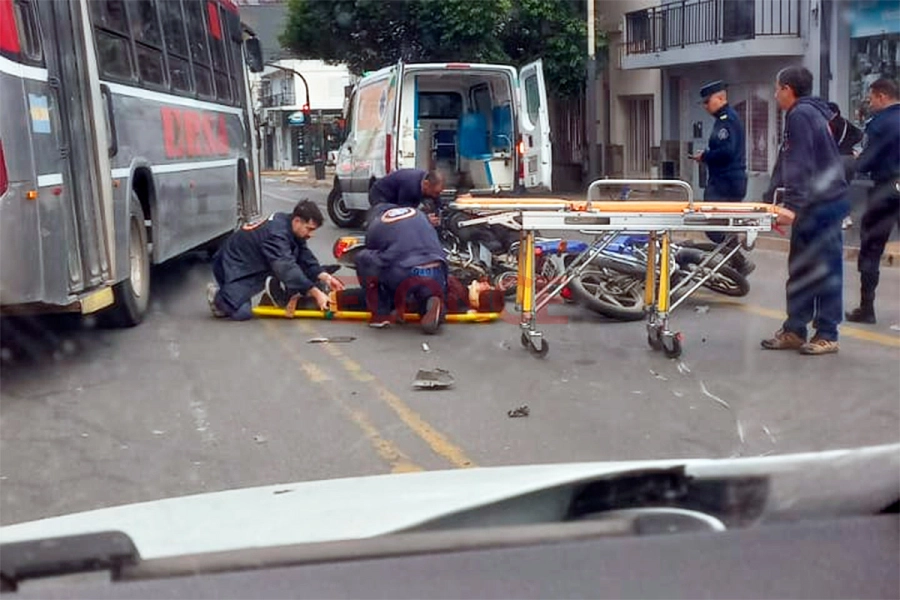 Choque en esquina de Paran&aacute;. (foto: Elonce)