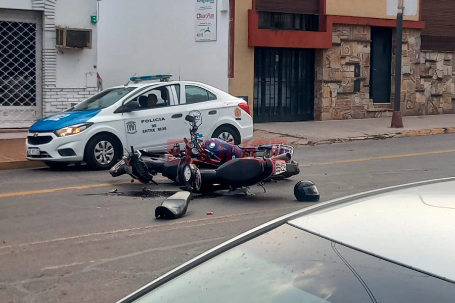 Choque en esquina de Paran&aacute;. (foto: Elonce)