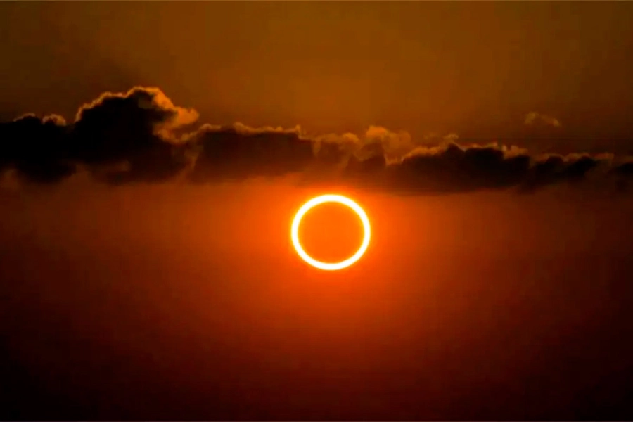 Eclipse solar anular- Archivo web