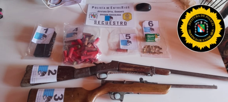 Allanamientos por narcomenudeo en Victoria. (foto: Polic&iacute;a de Entre R&iacute;os)