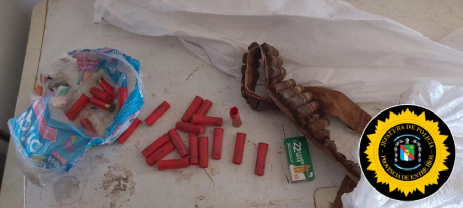 Allanamientos por narcomenudeo en Victoria. (foto: Polic&iacute;a de Entre R&iacute;os)