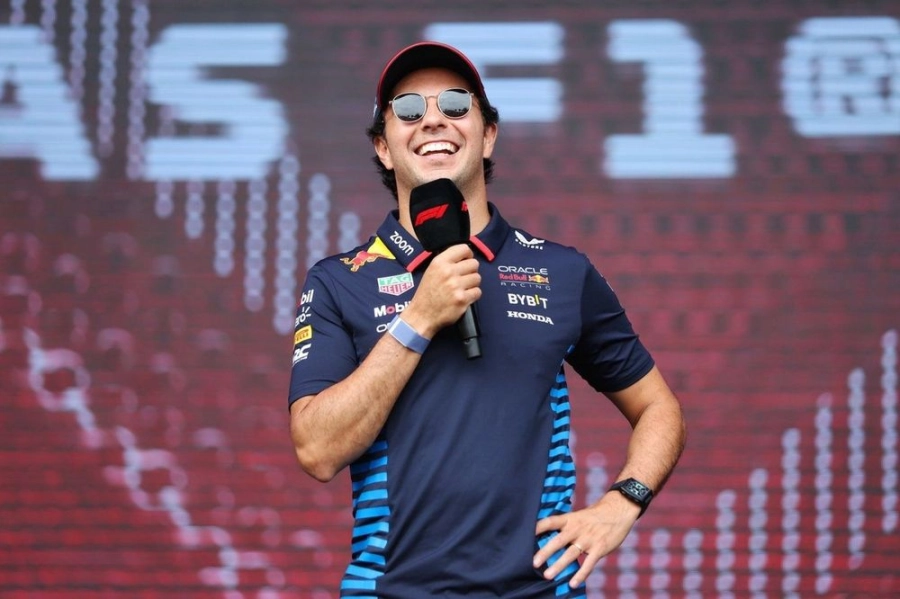 El mexicano "Checo" Perez desminti&oacute; rumores acerca de su retiro.