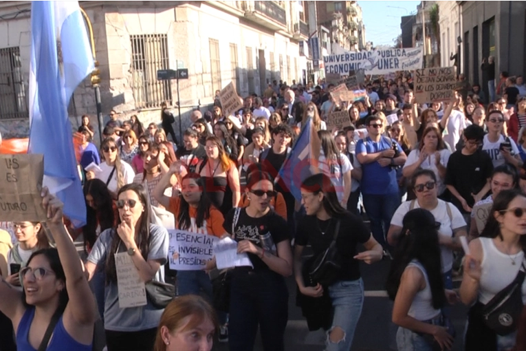 La Marcha Federal Universitaria se replicó en Paraná